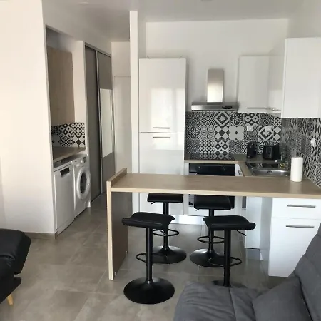 Studio Renove A 50 M Des Plages Apartmán Fréjus
